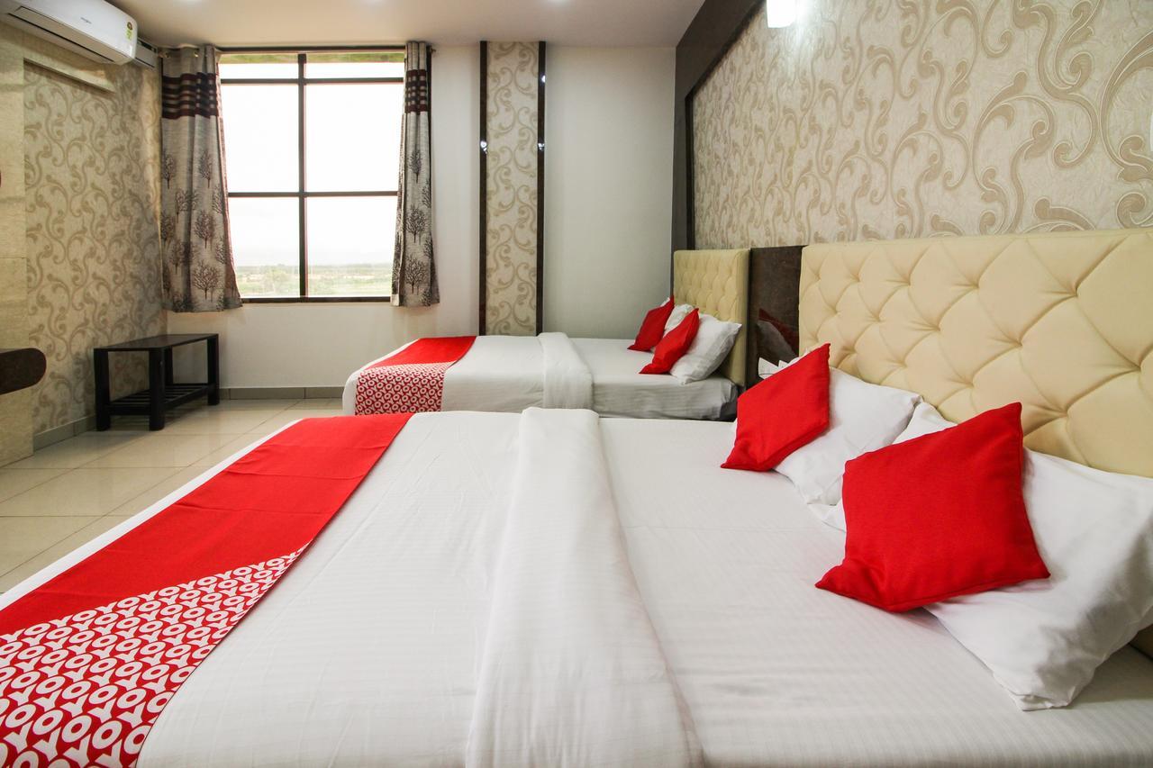 โอโย 15136 นิสรรค์ ลอดจ์ Hotel จิกมากาลูร์ ภายนอก รูปภาพ